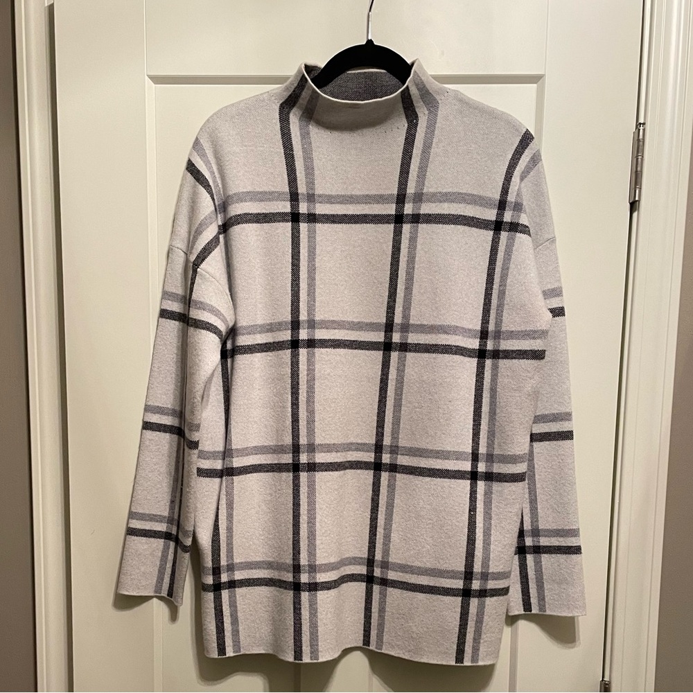 MAX STUDIO IVORY WITH BLACK & GREY FUNNEL NECK SWEATER, SIZE X-LARGE